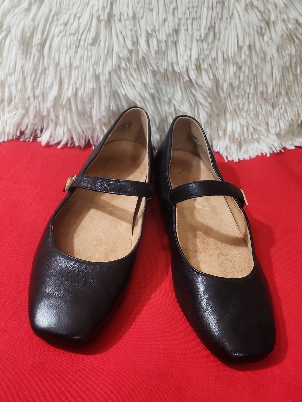 Vionic Women's Alameda comfortable Mary Jane flats